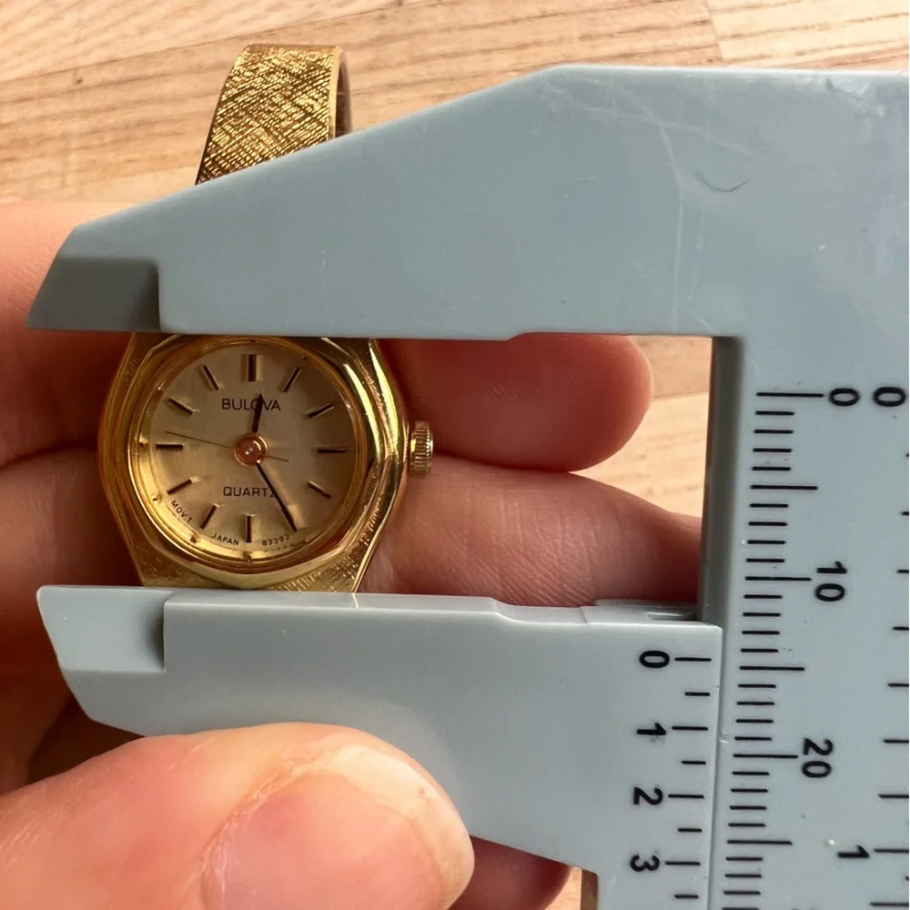 Vintage Bulova ladies gold tone bracelet watch NEW BATTERY